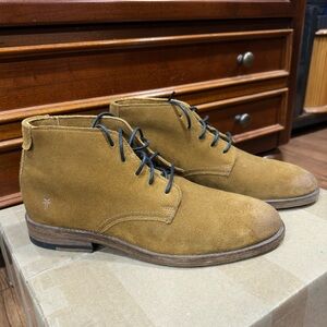 Frye suede chukka boots men size 7 US NEW NEVER WORN